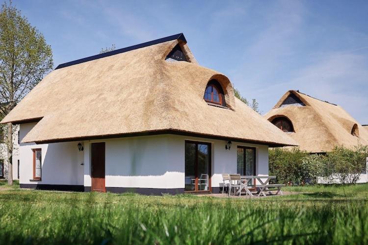 Holiday Resort Van Der Valk, Linstow Dobbin-Linstow Exteriör bild
